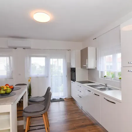 Borna Apartment Sukošan