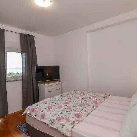 Apartment Borna Sukošan