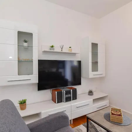 Borna Apartment