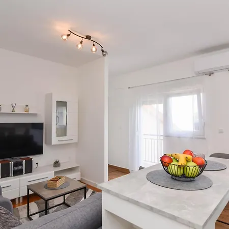 Apartment Borna Sukošan