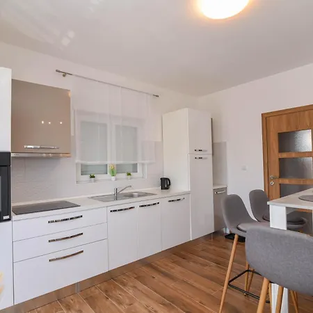Apartment Borna Sukošan