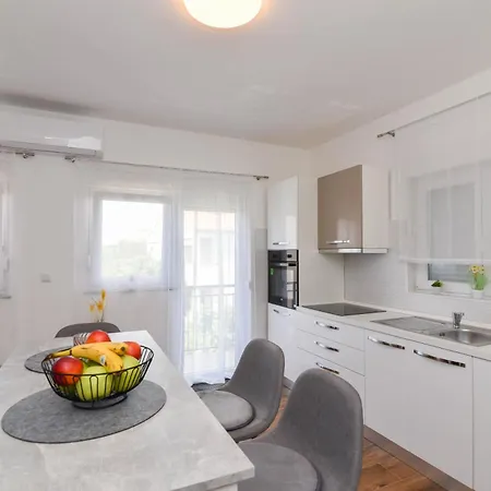 Borna Apartment *